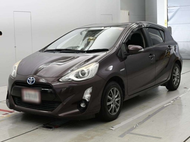 Toyota AQUA 2015 8482160-0