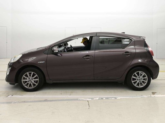 Toyota AQUA 2015 8482160-4