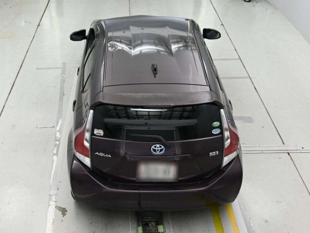 Toyota AQUA 2015 8482160-8