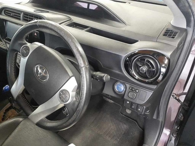 Toyota AQUA 2015 8482160-9