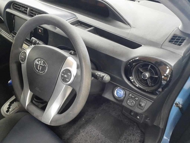 Toyota AQUA 2015 8482161-9