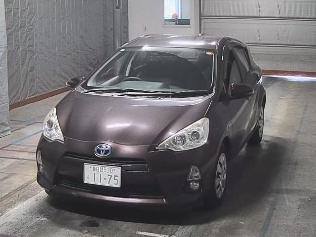 Toyota AQUA 2014 8482169-0