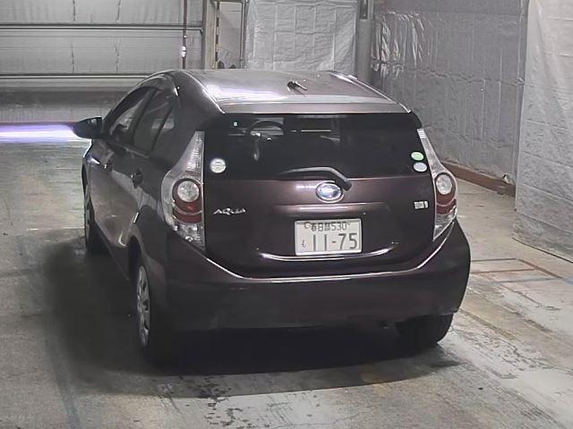Toyota AQUA 2014 8482169-8