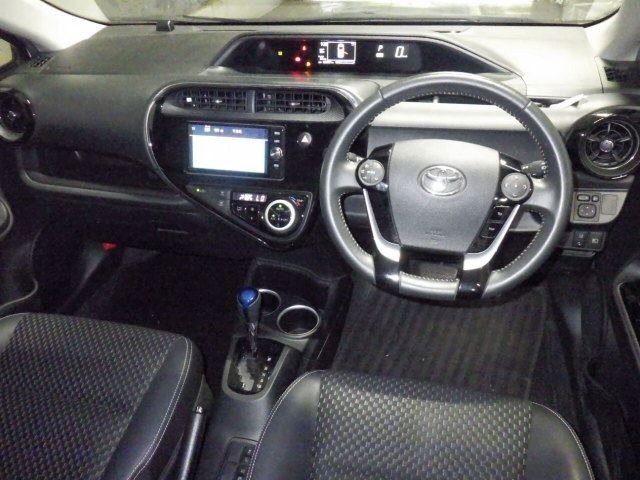 Toyota AQUA 2017 8482170-4