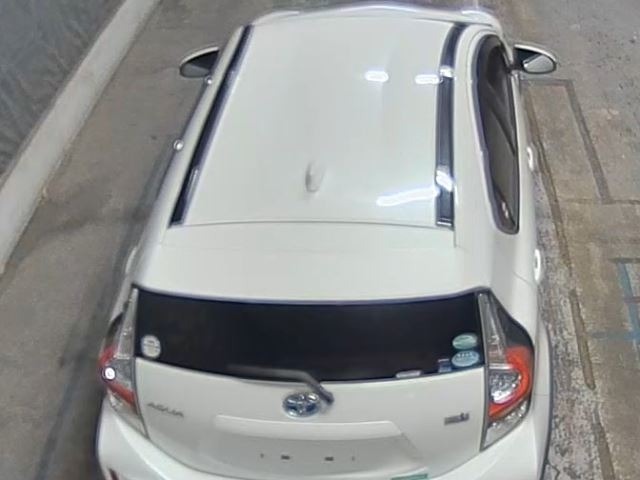Toyota AQUA 2017 8482170-6