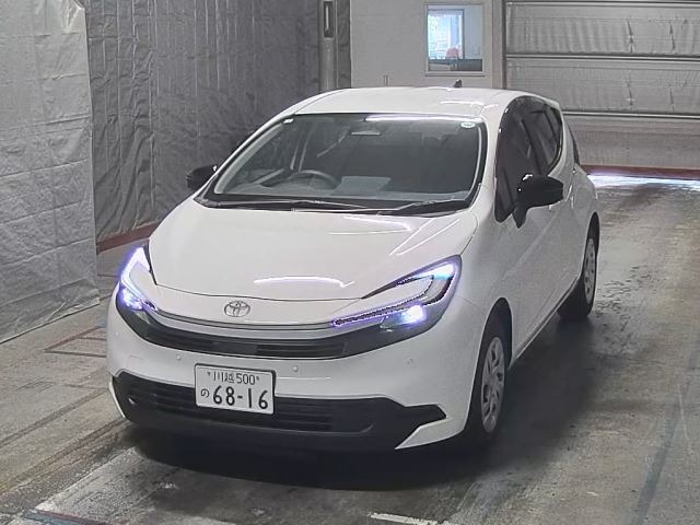 Toyota AQUA 2026 8482177-0