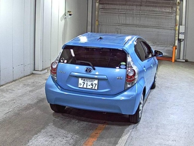 Toyota AQUA 2014 8482182-5