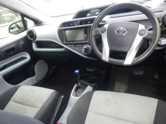 Toyota AQUA 2012 8482185-3