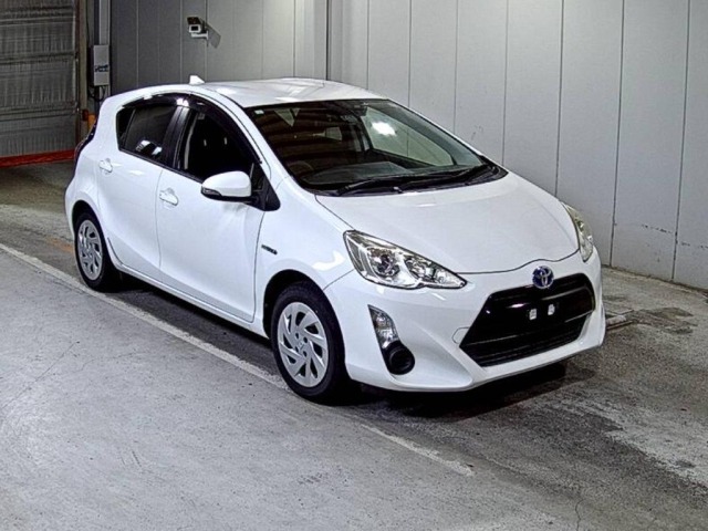 Toyota AQUA 2017 8482187-0