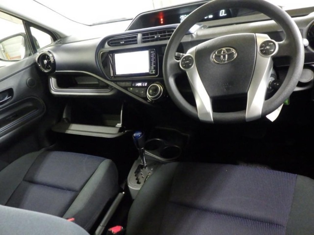 Toyota AQUA 2017 8482187-3