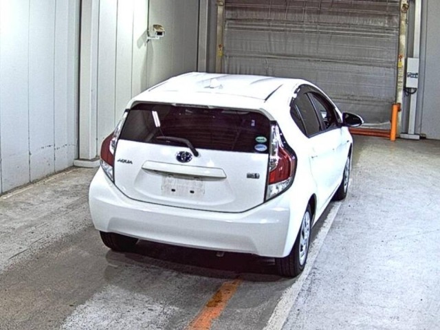 Toyota AQUA 2017 8482187-5