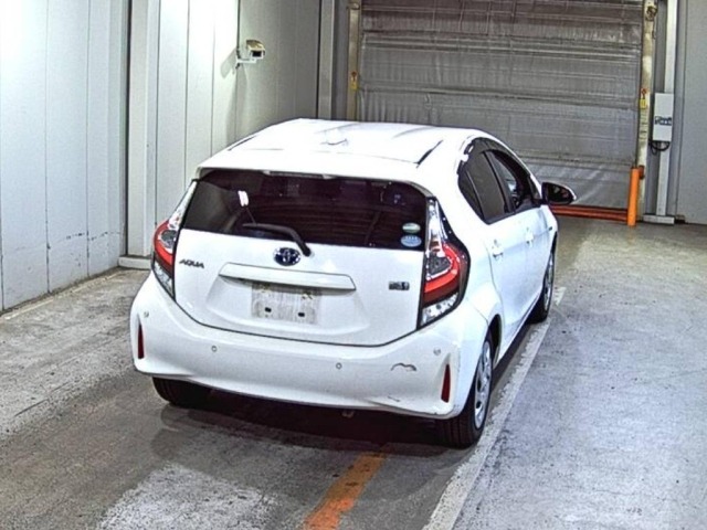 Toyota AQUA 2018 8482189-5