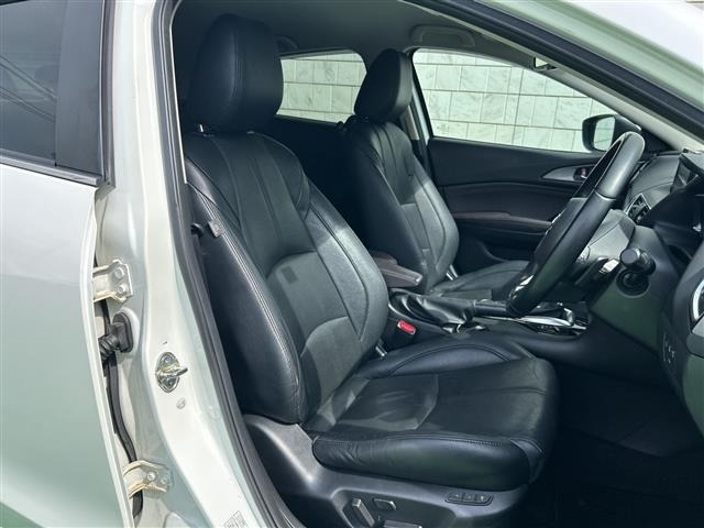 Mazda AXELA 2017 8480298-4