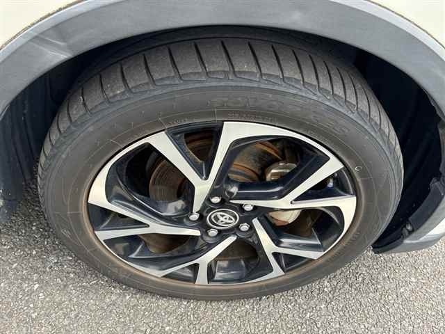 Toyota C-HR 2017 8484678-9