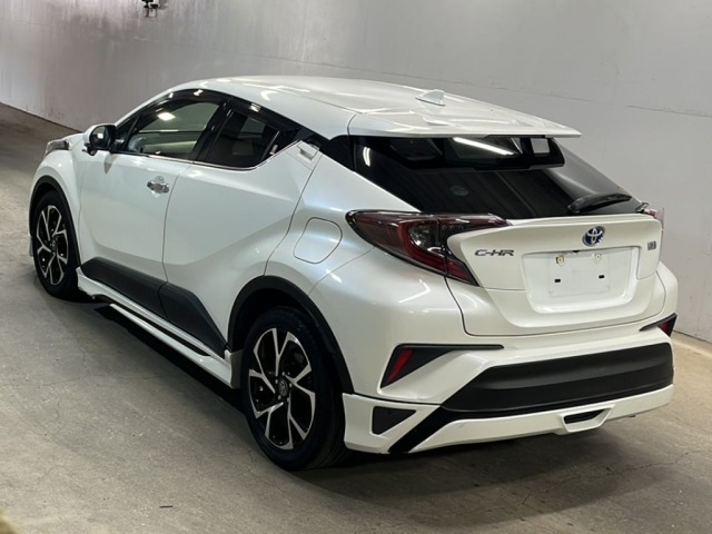 Toyota C-HR 2018 8484741-1