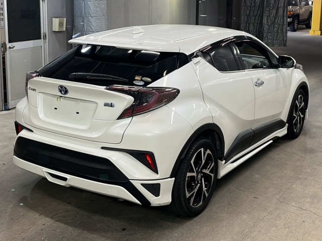 Toyota C-HR 2018 8484741-5