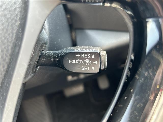 Toyota C-HR 2016 8485293-24