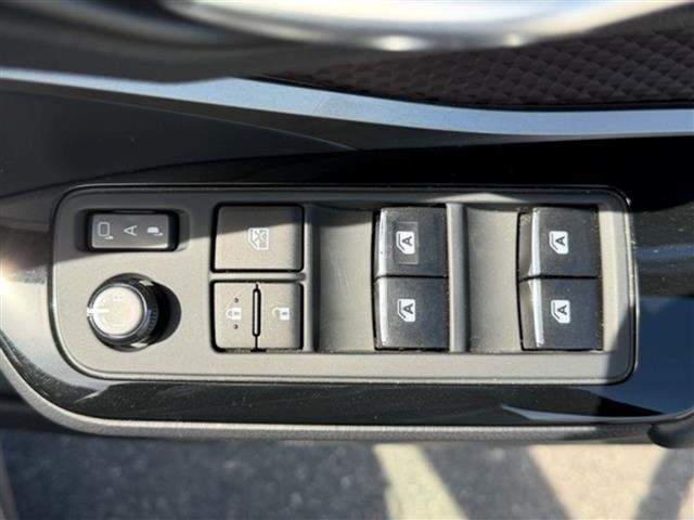 Toyota C-HR 2017 8485910-3