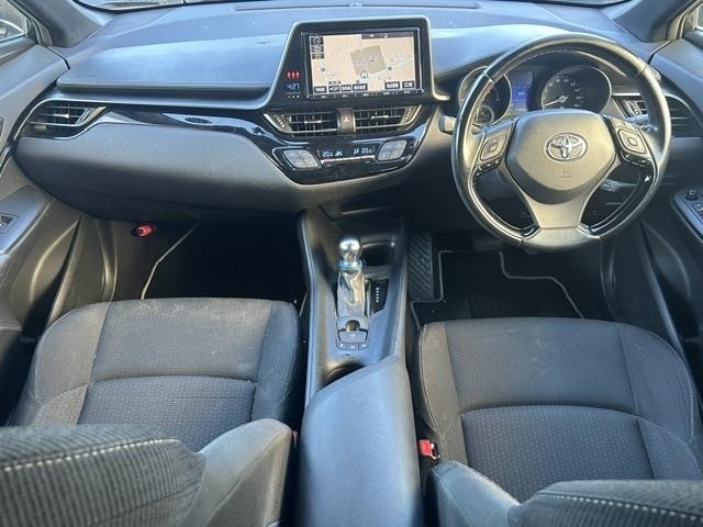 Toyota C-HR 2017 8485913-14
