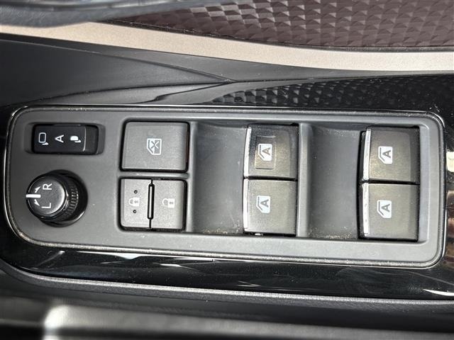 Toyota C-HR 2017 8485937-22