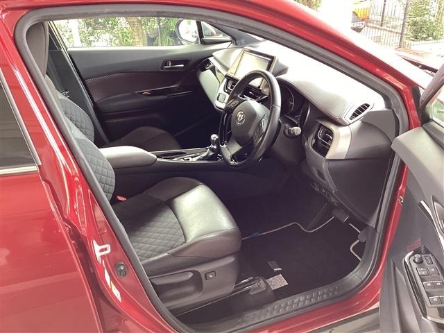 Toyota C-HR 2018 8486050-15
