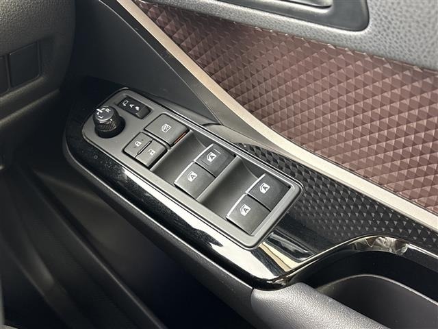 Toyota C-HR 2018 8486104-12