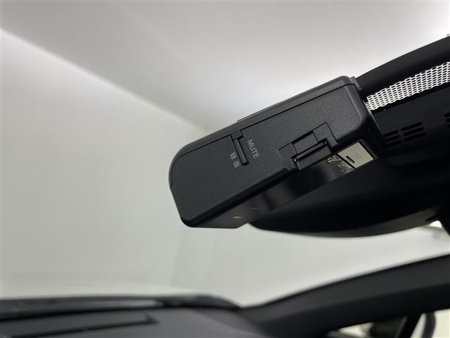 Toyota C-HR 2017 8486127-17