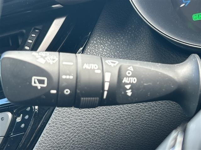 Toyota C-HR 2017 8486190-11