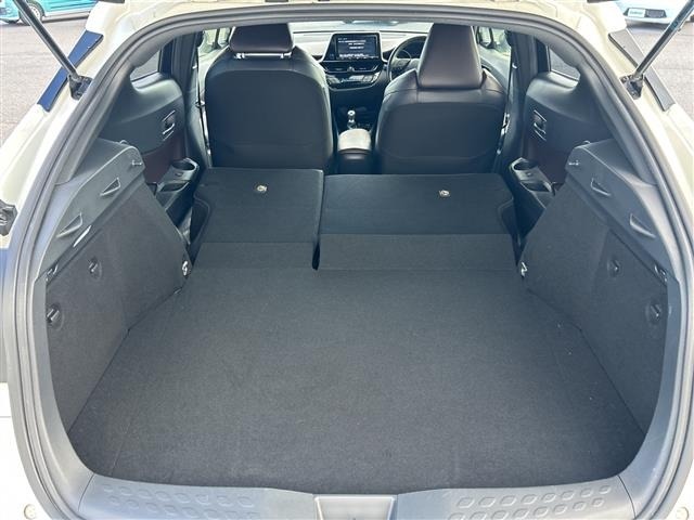 Toyota C-HR 2017 8486190-22