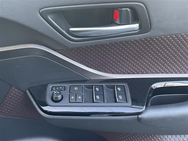 Toyota C-HR 2017 8486218-6