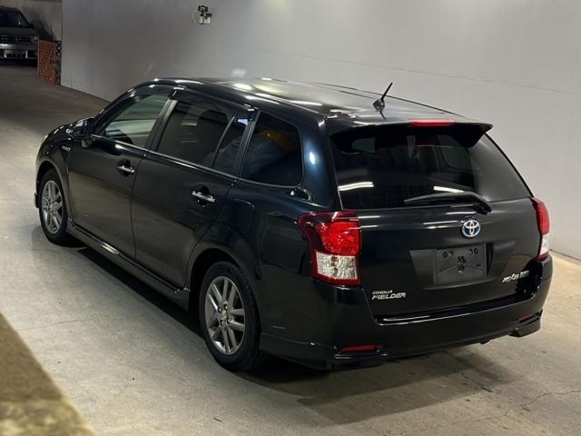 Toyota COROLLA FIELDER 2013 8489127-1