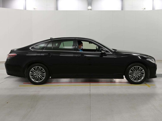 Toyota CROWN 2021 8480109-3