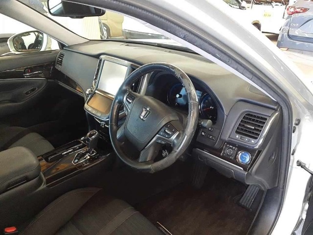Toyota CROWN 2017 8480174-9