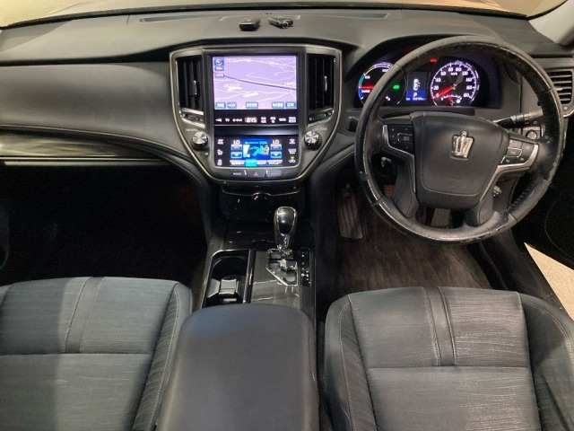 Toyota CROWN 2013 8480202-3