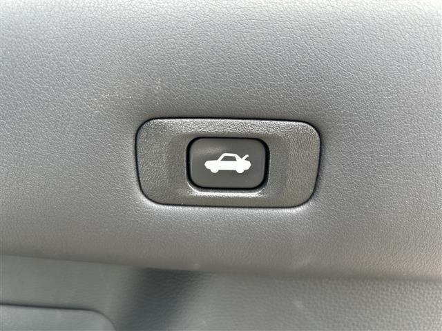 Toyota CROWN 2018 8480951-11
