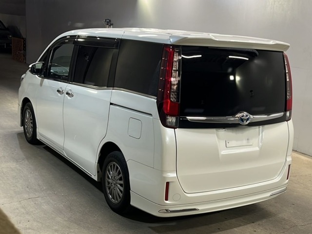 Toyota ESQUIRE 2015 8492694-1