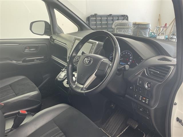 Toyota ESQUIRE 2019 8493235-1