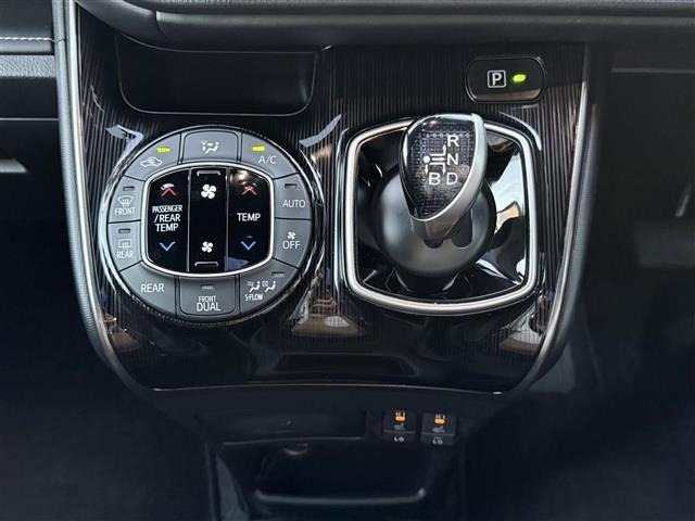 Toyota ESQUIRE 2020 8493384-2