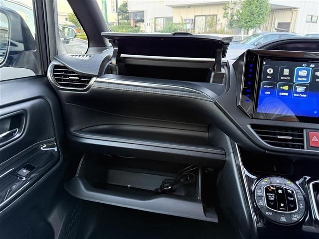 Toyota ESQUIRE 2020 8493384-4