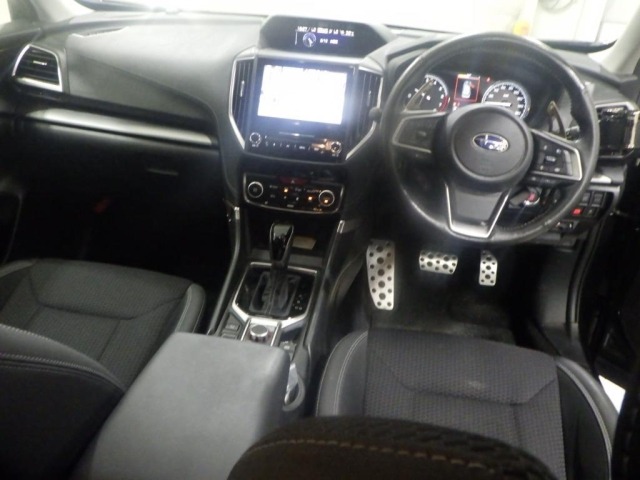 Subaru FORESTER 2018 8489849-3