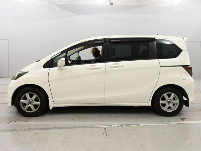 Honda FREED 2011 8488262-4