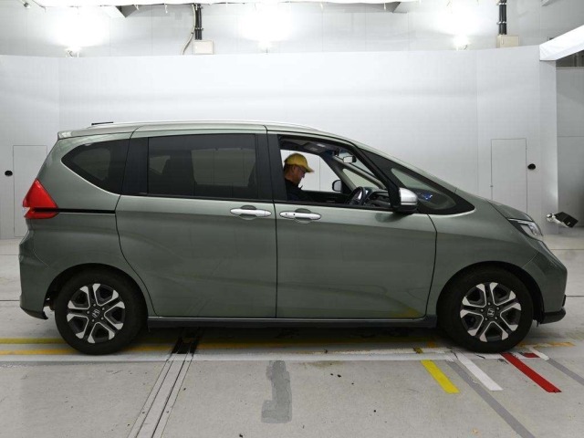 Honda FREED 2023 8488277-3
