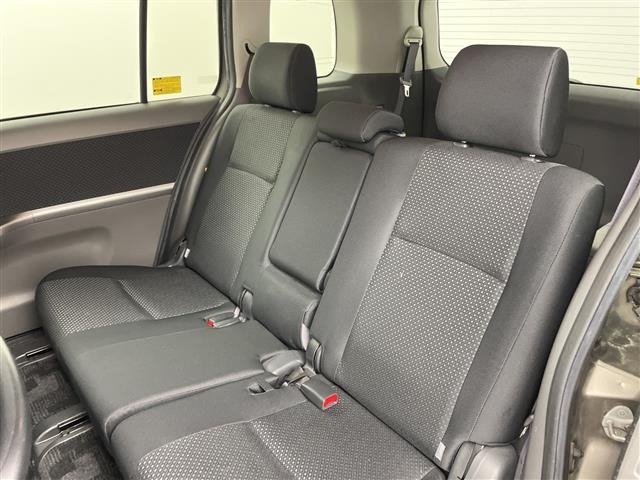 Toyota ISIS 2007 8492707-12