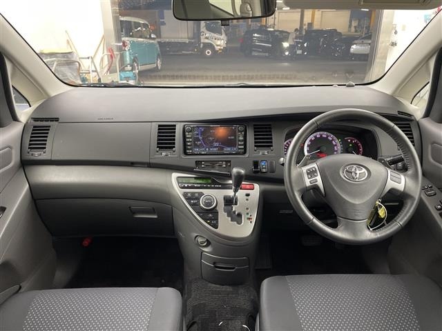 Toyota ISIS 2007 8492707-14