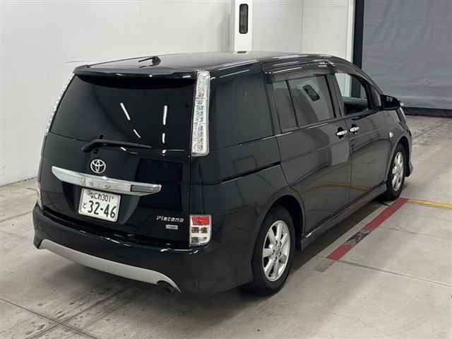 Toyota ISIS 2014 8492714-5
