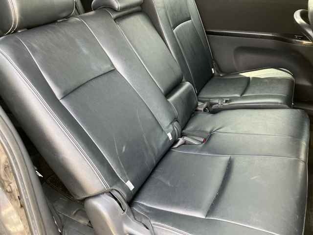 Toyota ISIS 2014 8492714-8
