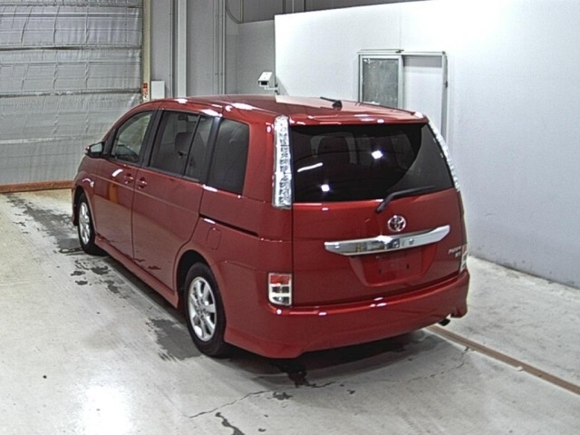 Toyota ISIS 2014 8492729-1