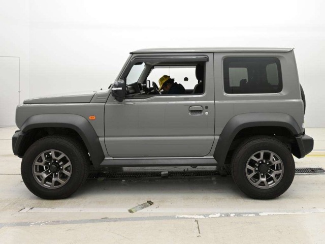 Suzuki JIMNY SIERRA 2023 8481236-4