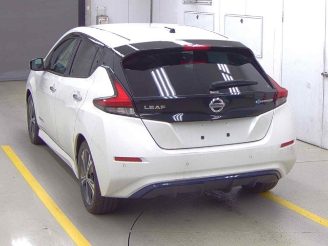 Nissan LEAF 2018 8484844-1