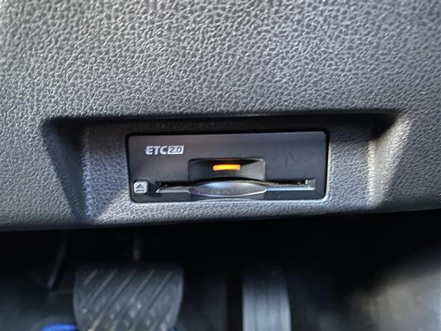 Nissan LEAF 2021 8485286-9